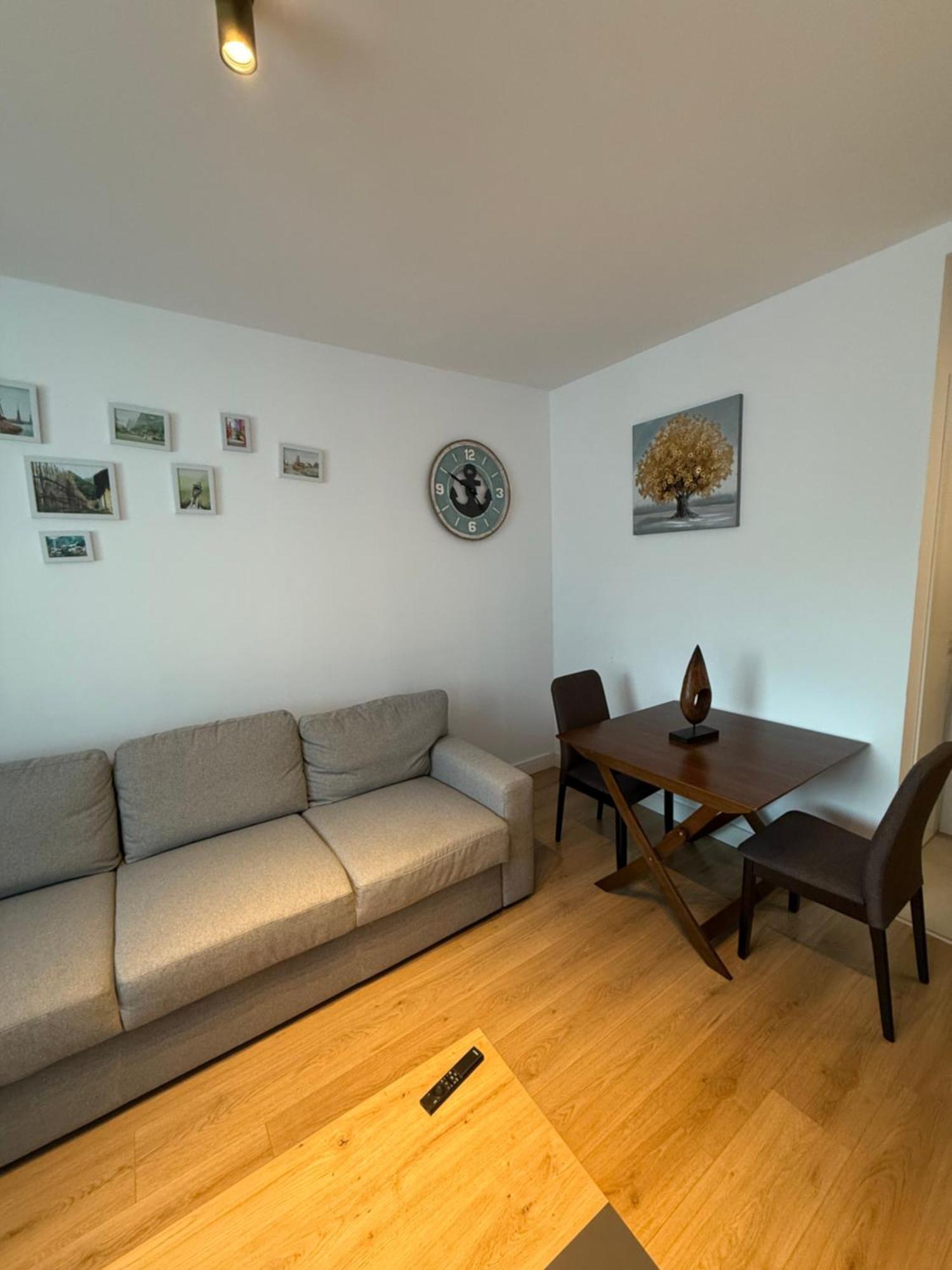 Onix Park Complex Elegant With Parking & Self Check In * Bucureşti